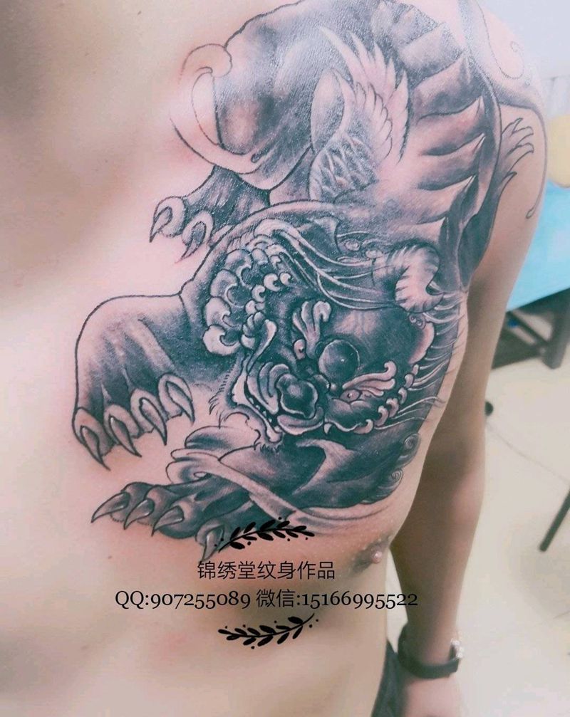 遮盖遮盖纹身图片_胸部新传统纹身图案