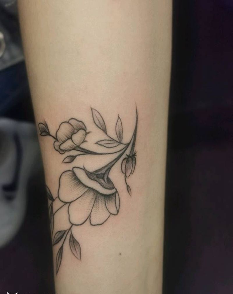 素花两个纹身图片_手臂背部纹身图案