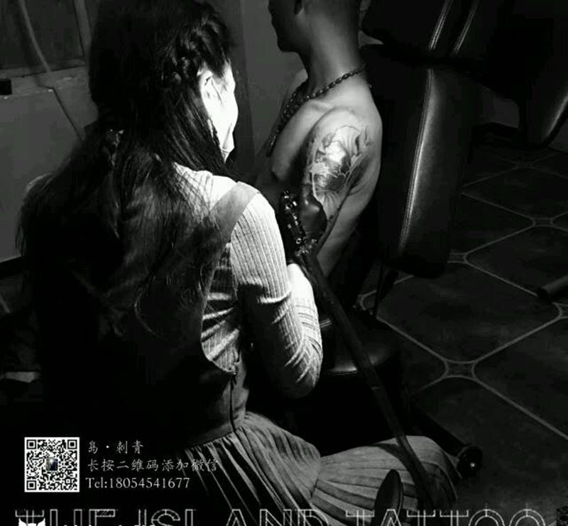 大臂牡丹三兄弟纹身图片_臀部手臂传统植物成品纹身图案