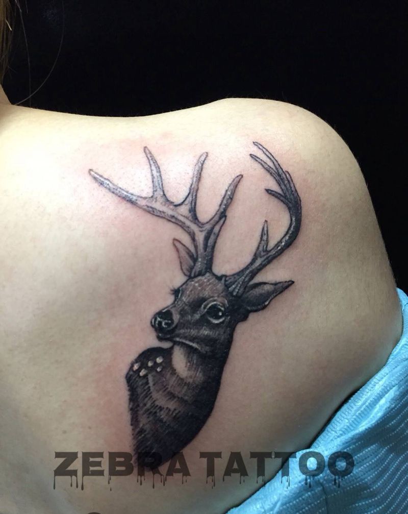 后肩小鹿纹身图片