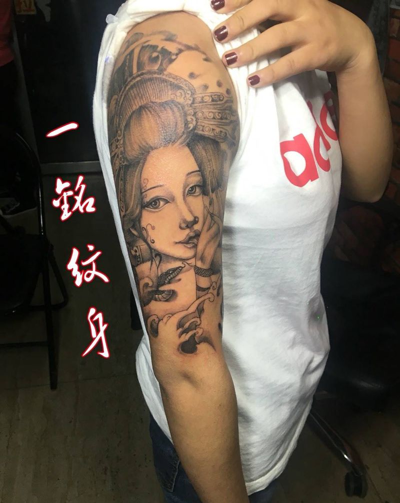 古代美女纹身图片_成品手稿肩部传统写实人物纹身图案