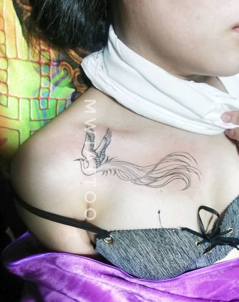 凤凰纹身图片_胸部纹身图案