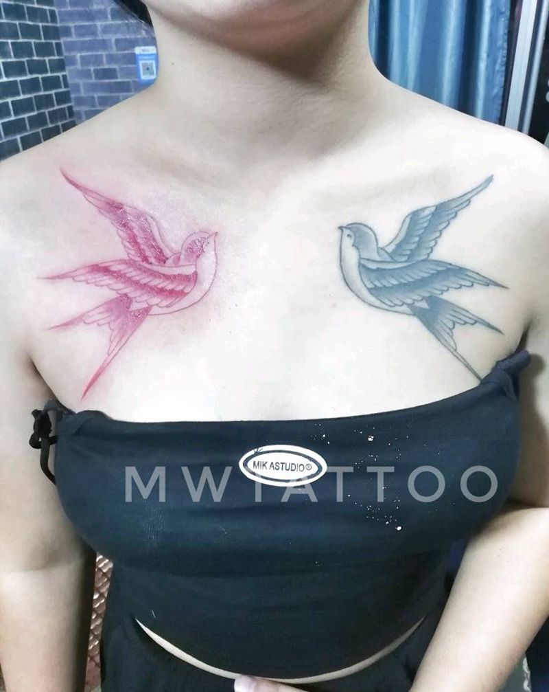 燕子纹身图片_胸部纹身图案
