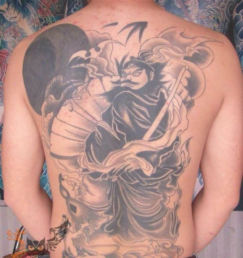 钟馗纹身图片_传统背部鬼神纹身图案