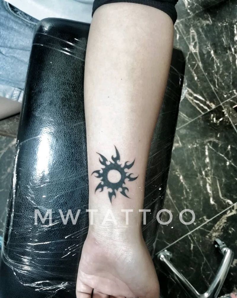 图腾纹身图片_手臂手部图腾纹身图案