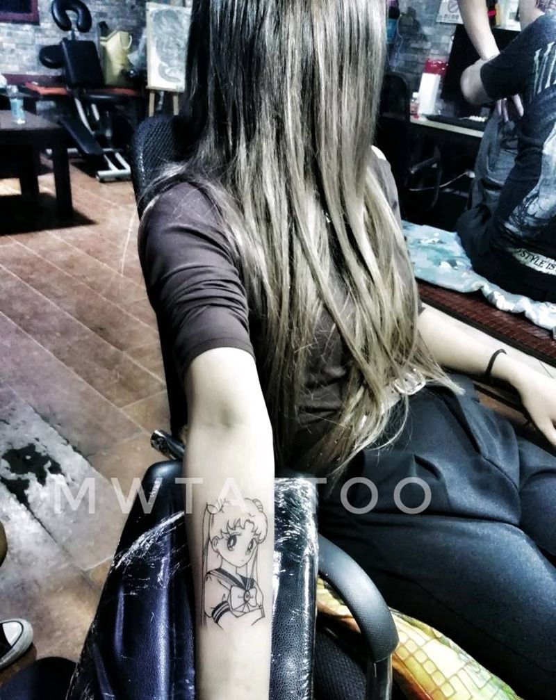 青春美少女纹身图片