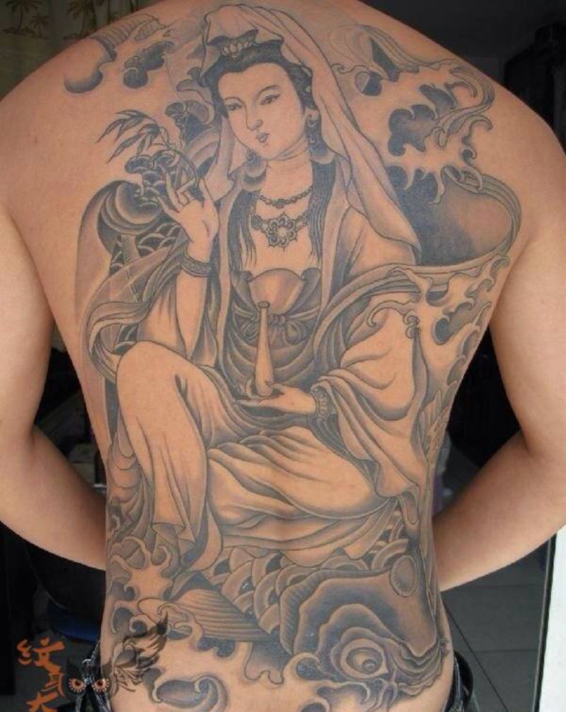 观音纹身图片_人物传统背部成品纹身图案