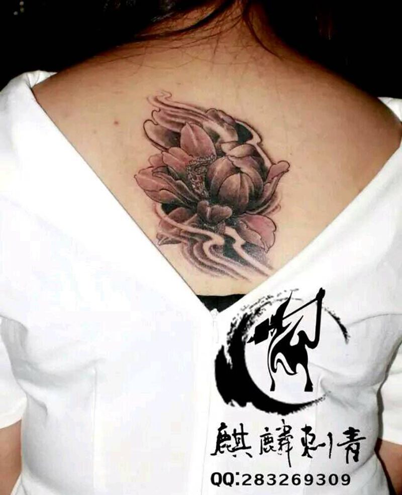 莲花纹身图片