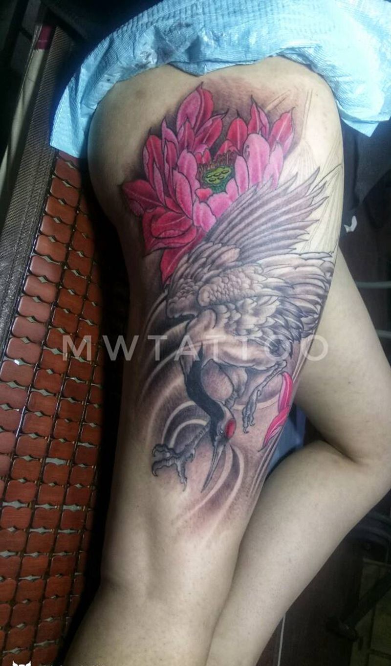 鹤纹身图片_腰部臀部腿部传统贴纸动物成品纹身图案