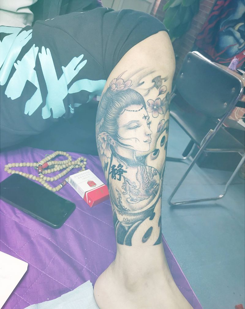 艺伎纹身图片_腿部新传统纹身图案