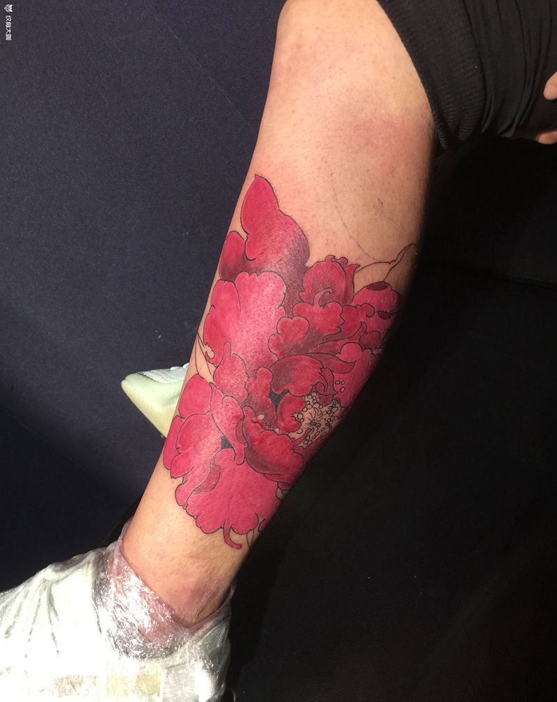 牡丹纹身图片_腿部纹身图案