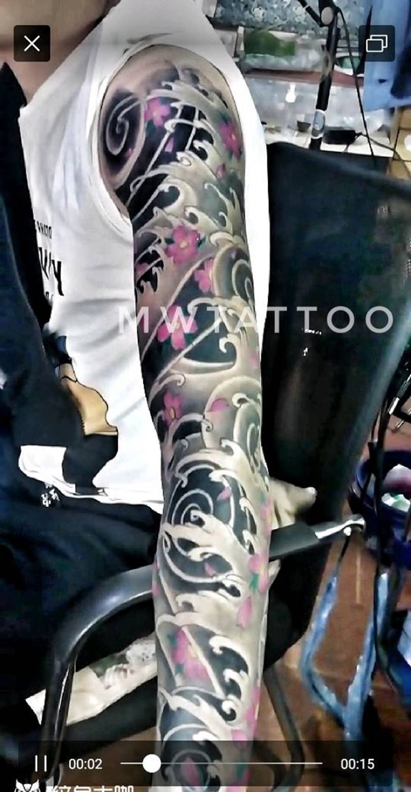 浪臂纹身图片_手臂手部老传统新传统纹身图案