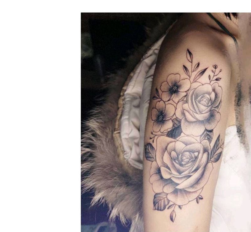 素花纹身图片_肩部新传统纹身图案