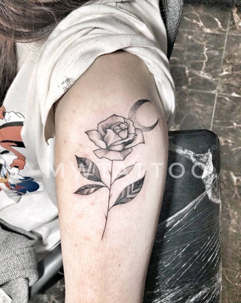 玫瑰纹身图片_手臂点刺Old School纹身图案