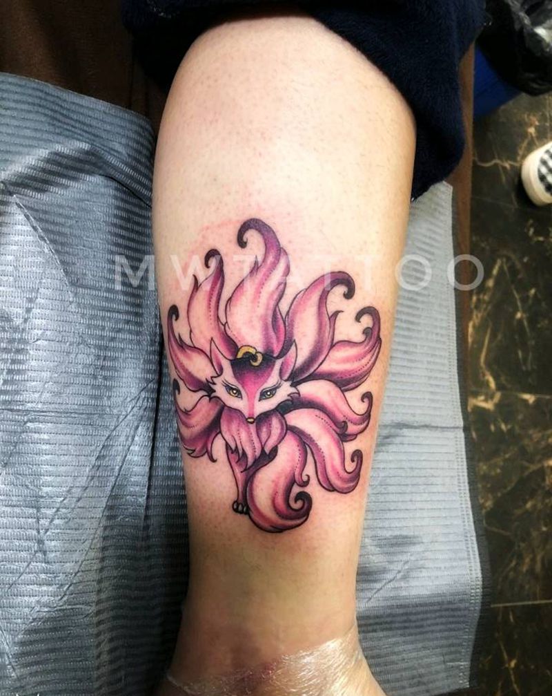 九尾狐纹身图片_腿部New School纹身图案