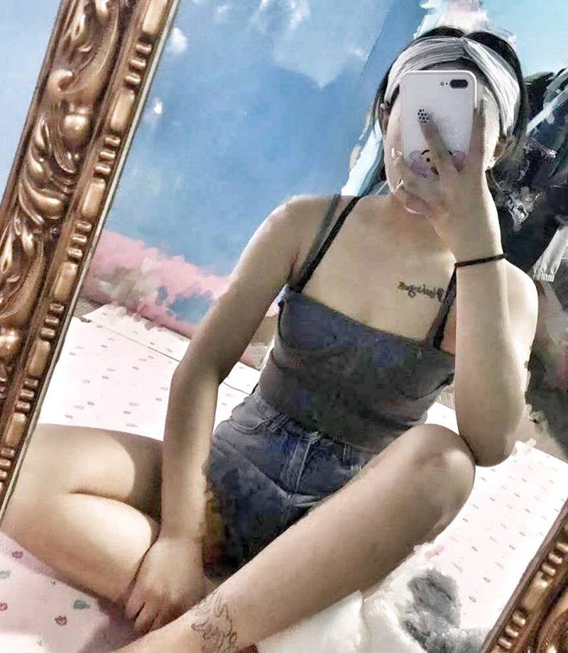 遮盖小图蝴蝶纹身图片_胸部新传统纹身图案