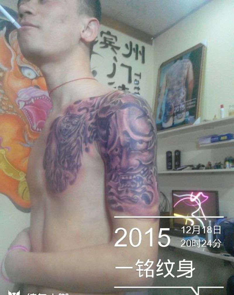 半钾班诺纹身图片