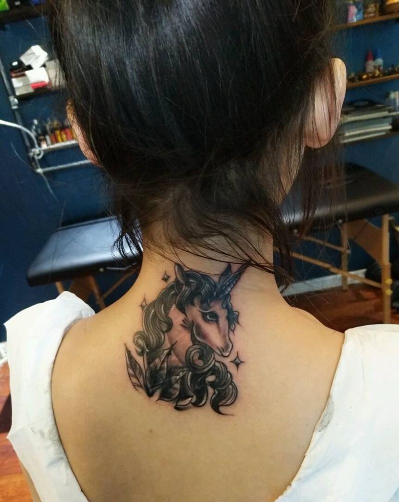 独角兽 暴力遮盖字母纹身图片