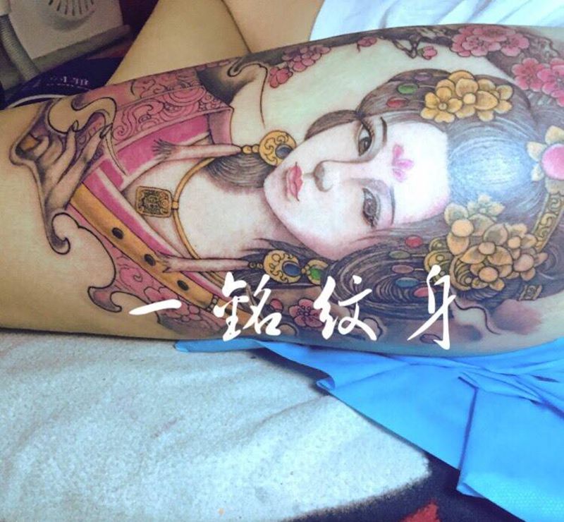 美女纹身图片