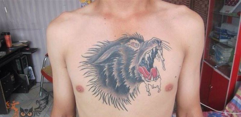 狼头纹身图片_动物习俗胸部成品纹身图案