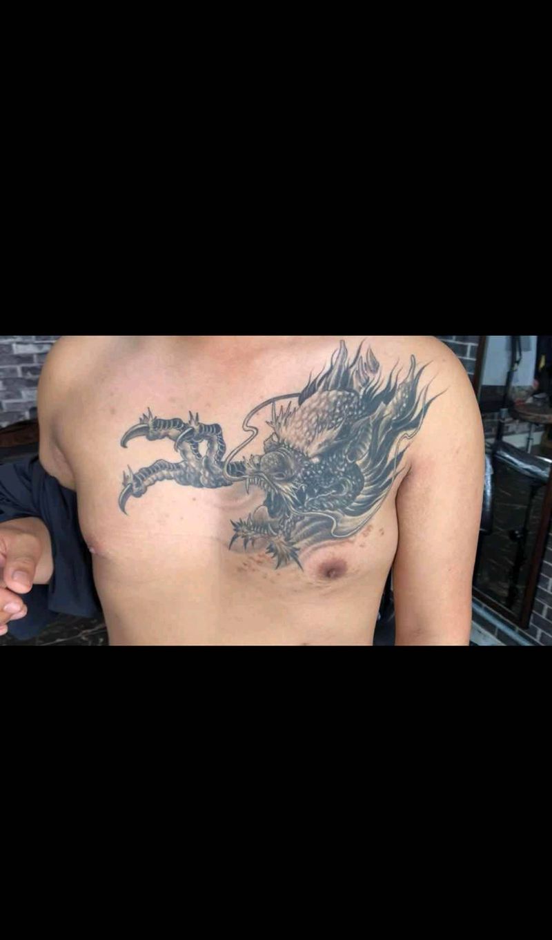 龙纹身图片_胸部新传统纹身图案