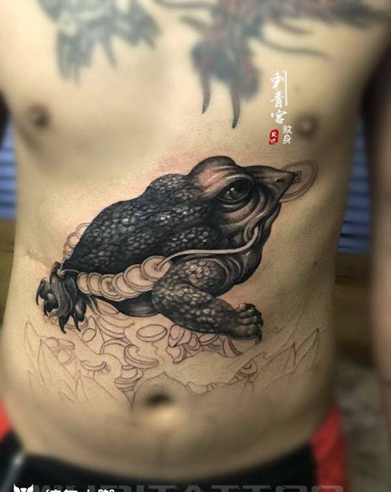 金蝉纹身图片_腹部纹身图案