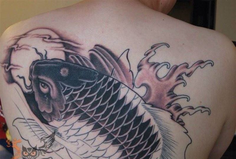 鲤鱼未完成纹身图片_动物传统背部插画纹身图案