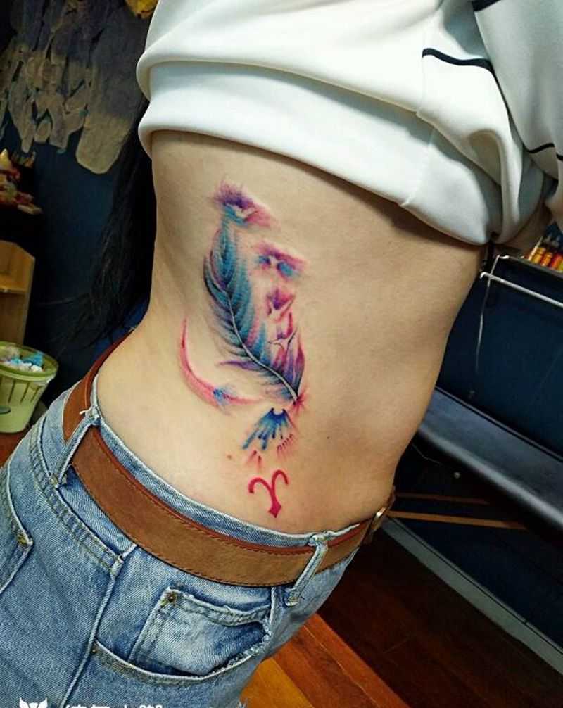 腰侧羽毛纹身图片