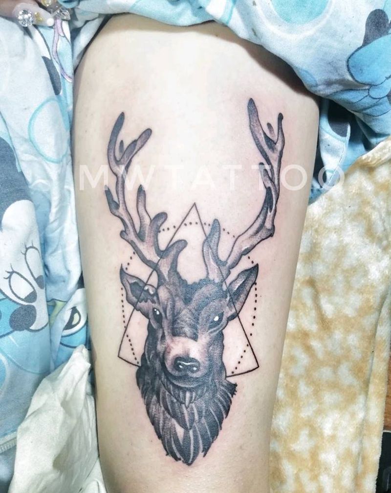 鹿纹身图片_腿部欧美写实纹身图案