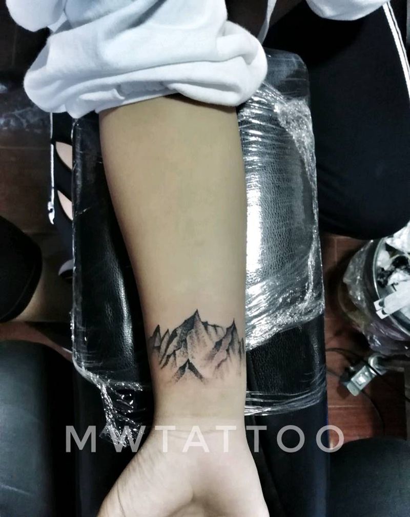 小清新纹身图片_胸部手部纹身图案