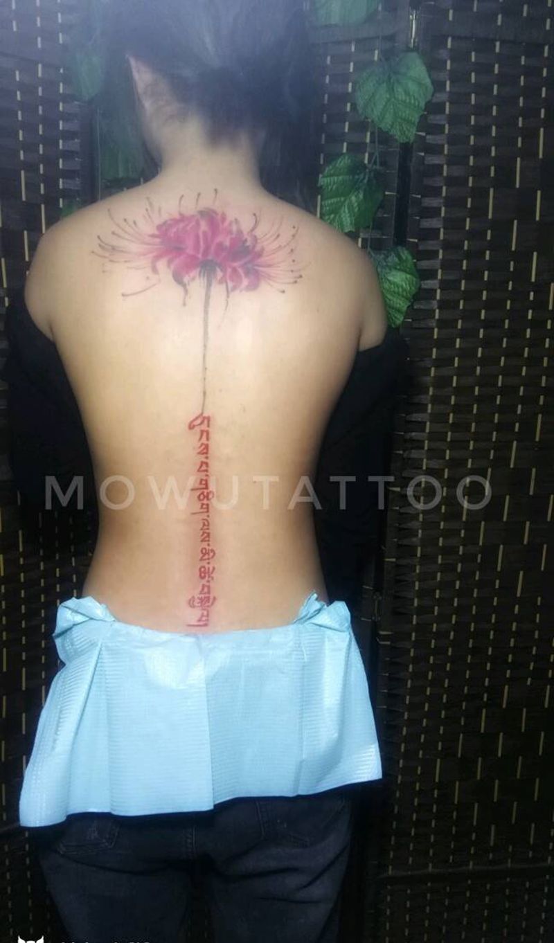 彼岸花纹身图片