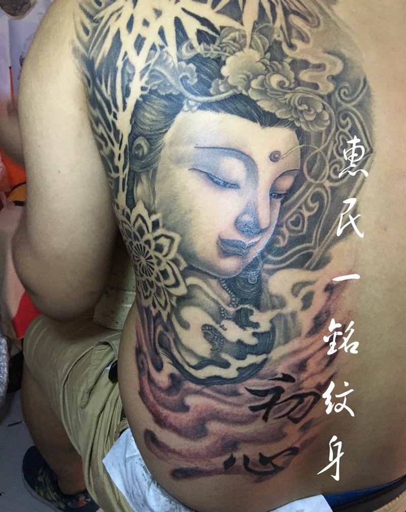 半背纹身观音纹身图片