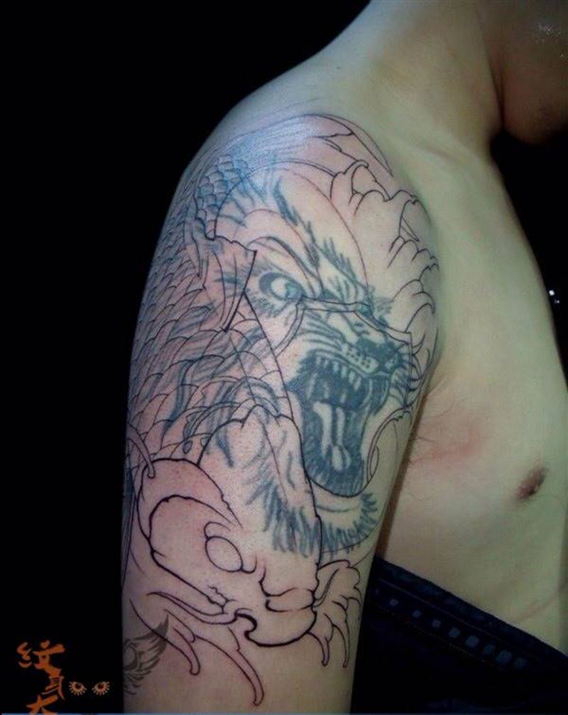 鲤鱼纹身图片_动物传统手臂插画纹身图案