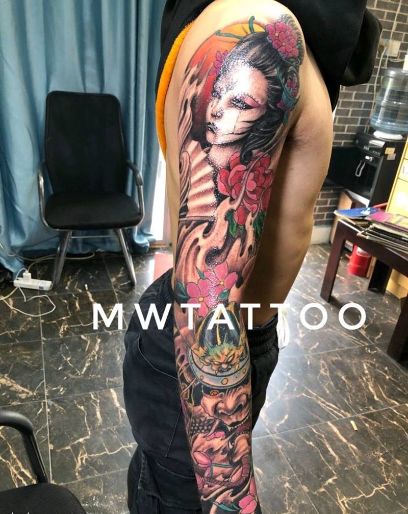 花臂纹身图片_手臂新传统纹身图案