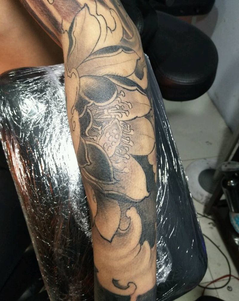 荷花 恢复后纹身图片