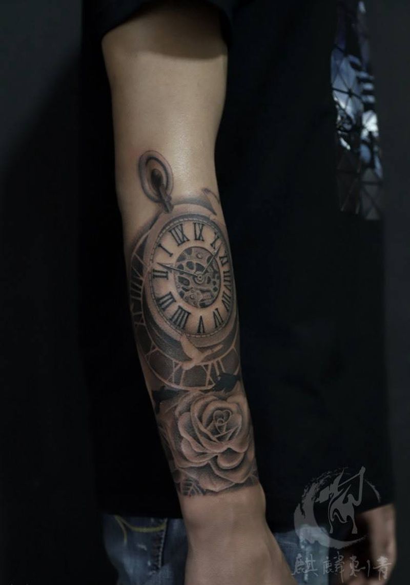素描欧美小臂盖疤纹身图片_成品手臂欧美清新静物黑灰素描纹身图案