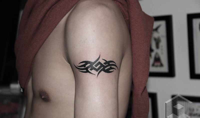 传统图腾纹身图片_手臂图腾点刺纹身图案