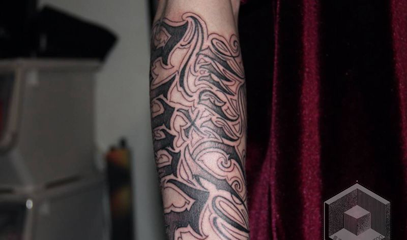 花体字包小臂纹身图片_手臂花体字Old School纹身图案