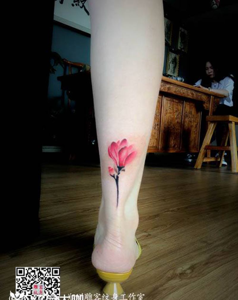 女士脚脖花草纹身图案纹身图片_腿部水彩纹身图案