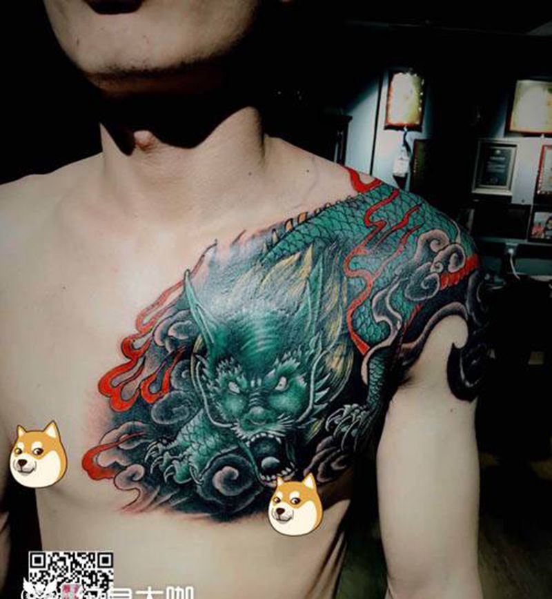 麒麟纹身图片_胸部新传统纹身图案