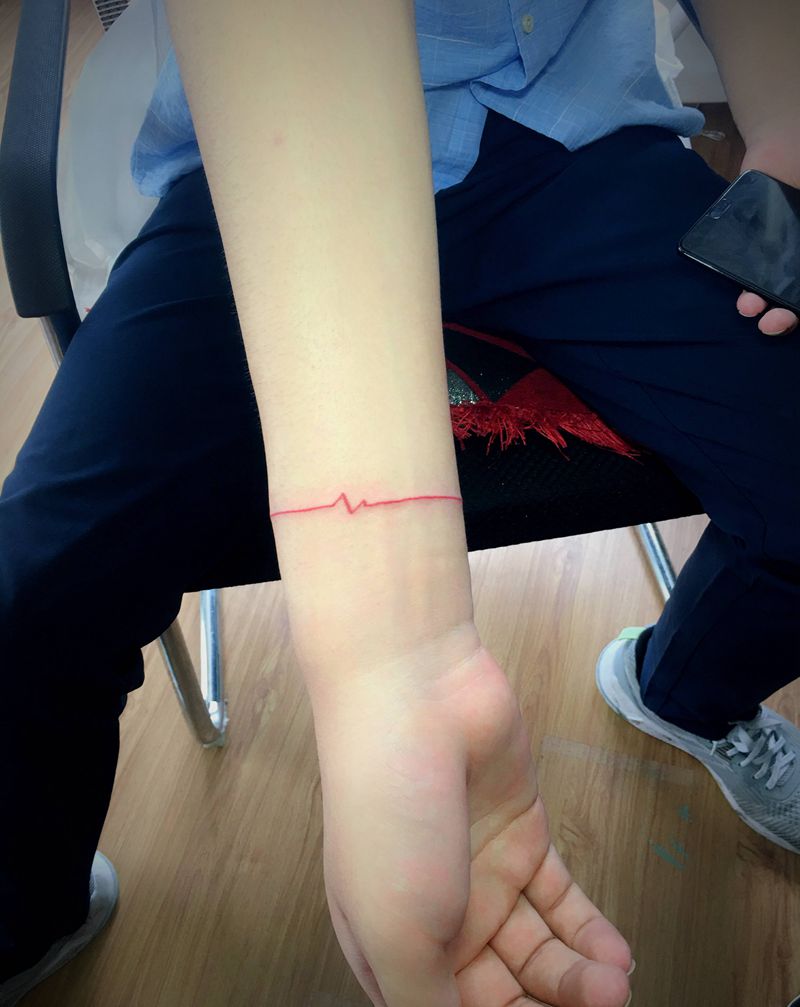 红线纹身图片_手臂新传统纹身图案