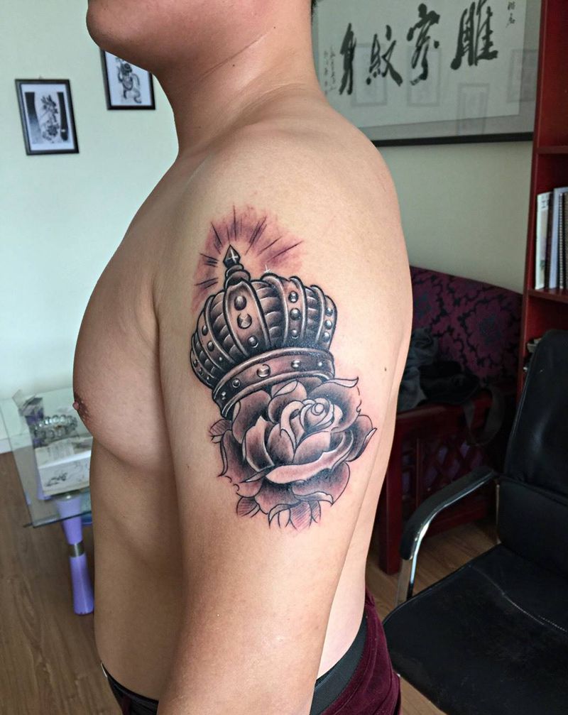 皇冠纹身图片_成品手臂传统静物郑州纹身图案