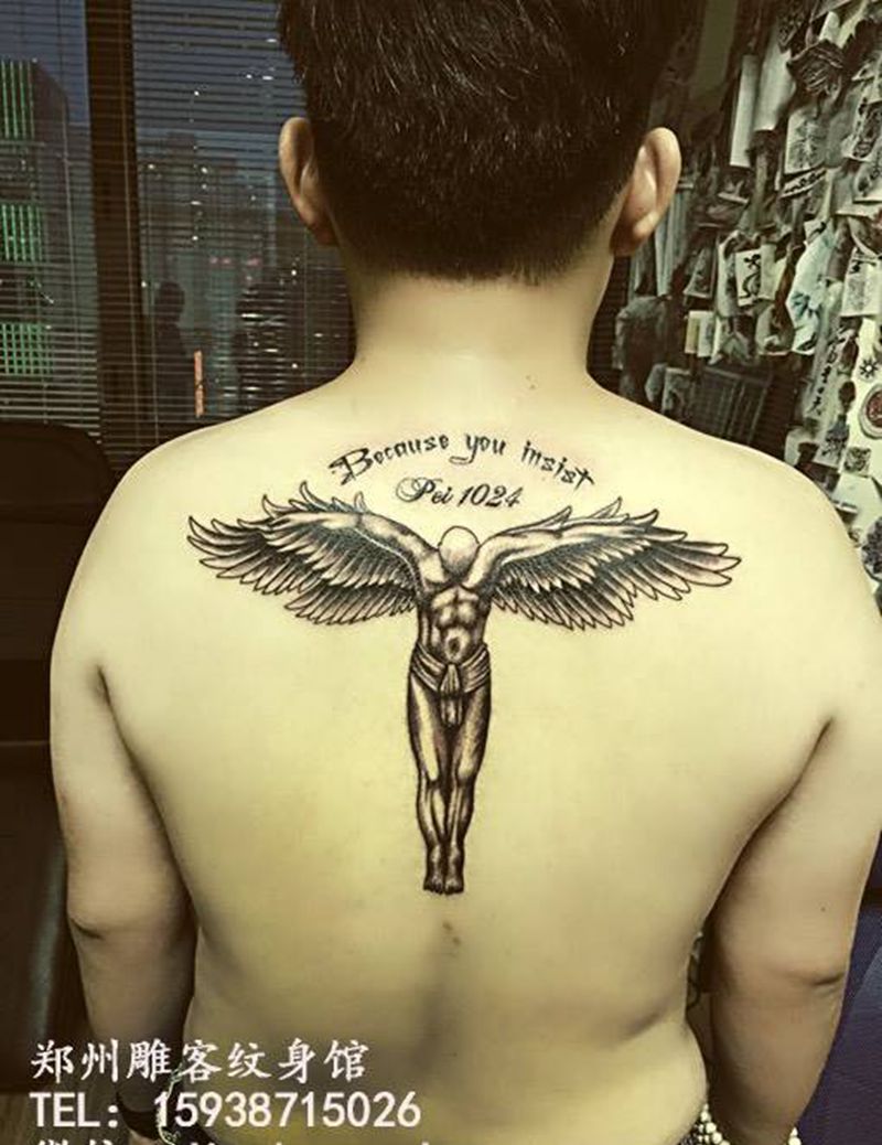 翅膀纹身图片_成品背部传统动物郑州纹身图案
