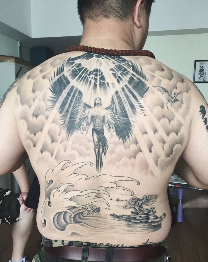 天裂纹身图片_成品背部传统人物郑州纹身图案