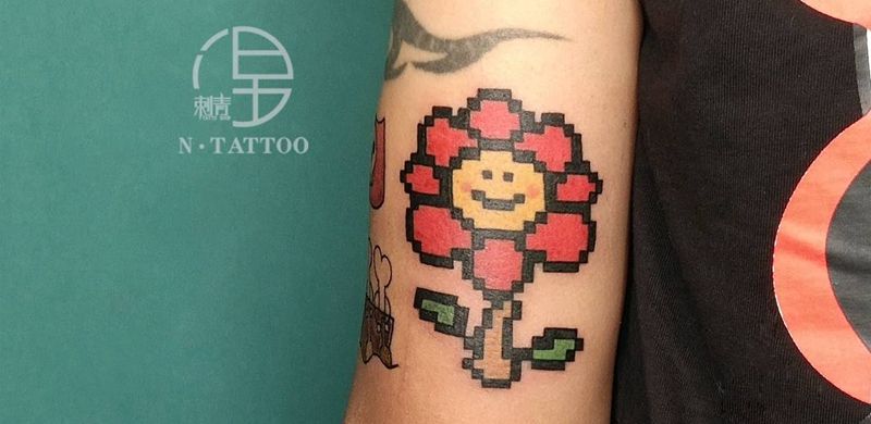 马赛克小花纹身图片_手臂New School纹身图案