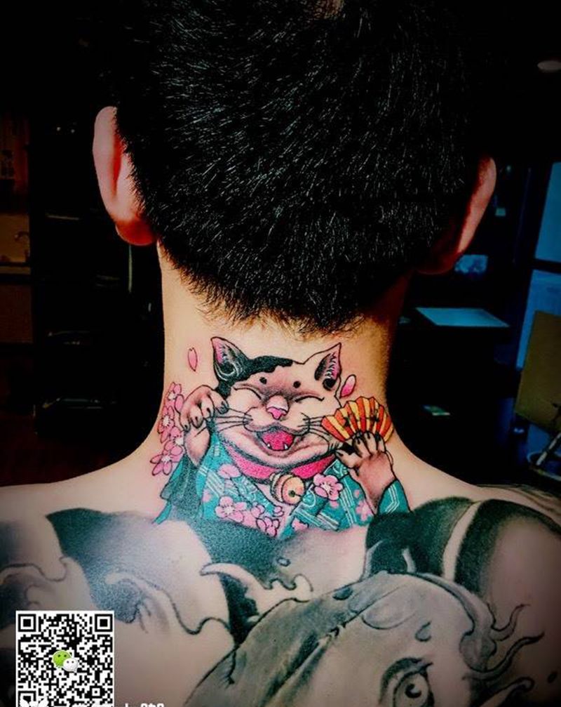 猫纹身图片_颈部新传统纹身图案