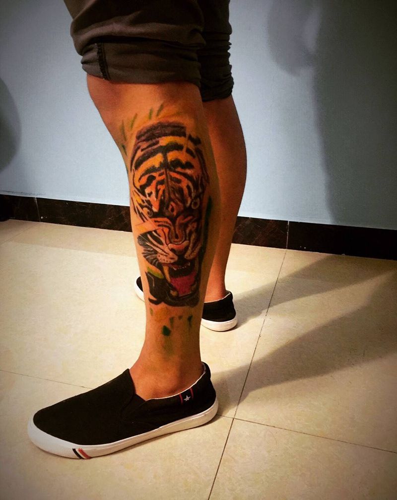 老虎纹身图片_成品腿部欧美动物写实纹身图案