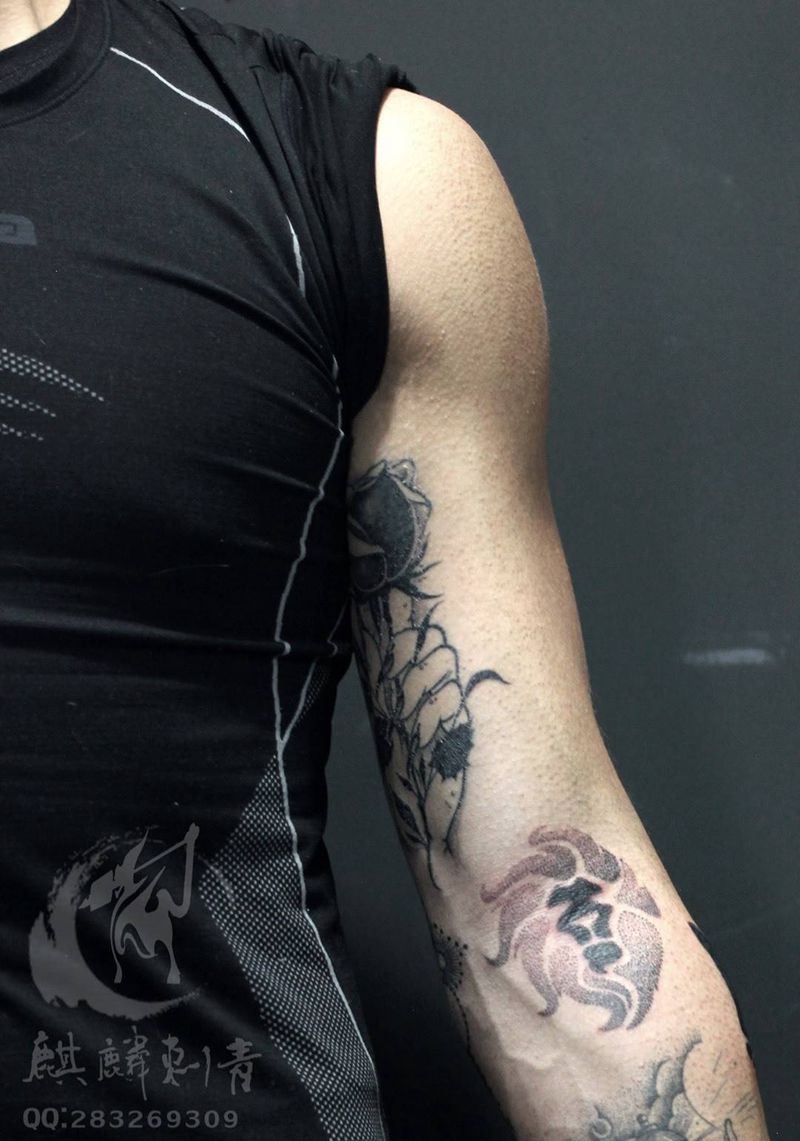 花臂一角,狮子纹身图片_成品手臂简约动物点刺纹身图案