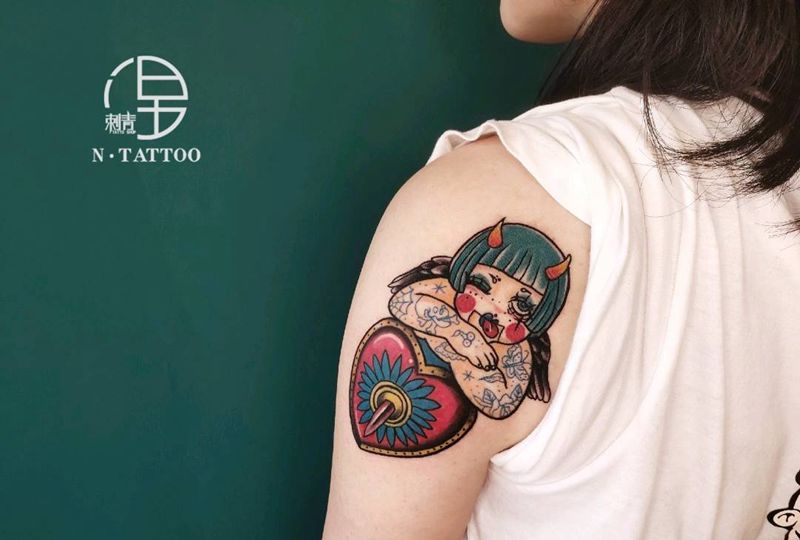 恶魔小天使纹身图片_肩部Old School天使纹身图案