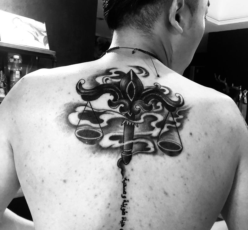 水瓶座纹身图片